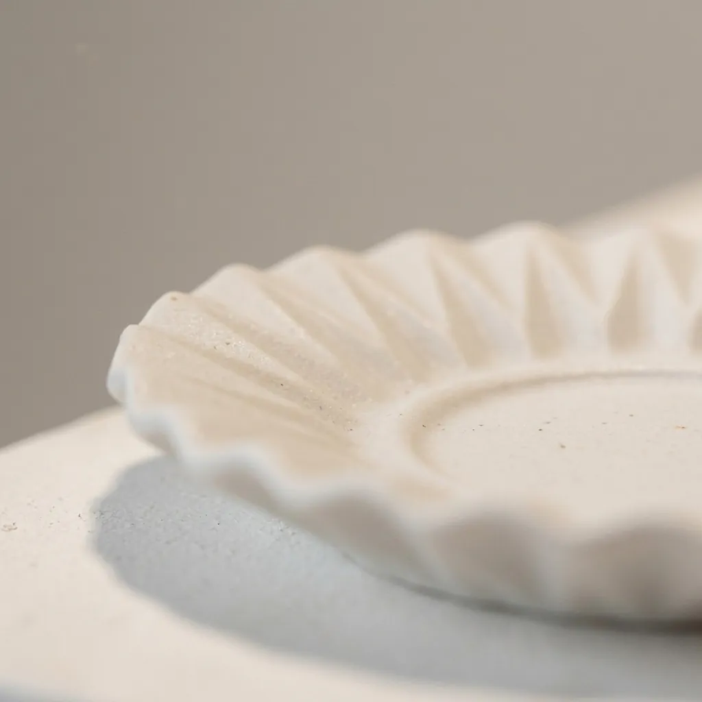 Pleat Saucer – detail