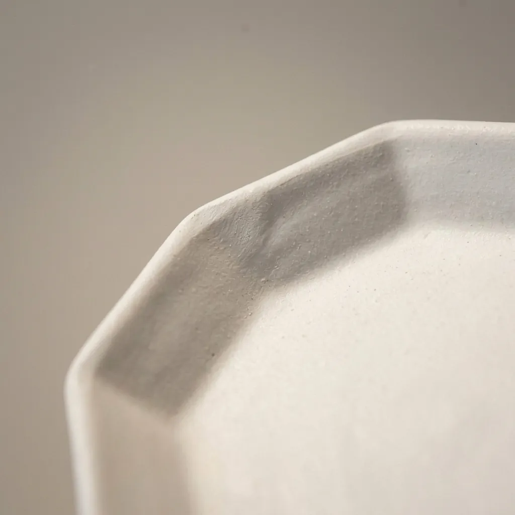 Facet Saucer – detail